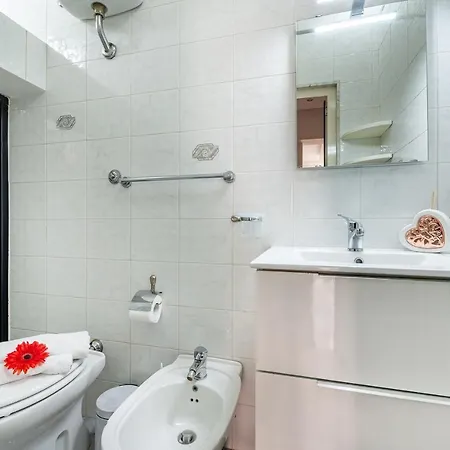 Amy's House In The Centre - Happy Apartment Bari